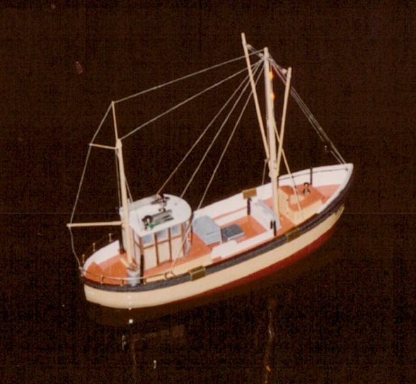 Liiiten 25cm. fiskebåt byggd ca 1985